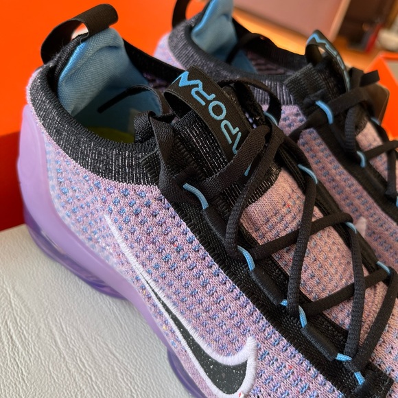 **SOLD** Nike Air VaporMax 2021 Flyknit "Lilac/Black/Barely Grape/Universi Blue" - Picture 7 of 16